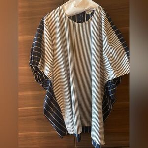 E’LEI Navy/White striped beautiful matching blouse and elastic waist shorts.